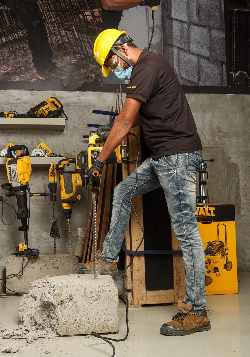 Dewalt Corded Electric 3.0J Impact Energy SDS-Plus 3 Mode 2Kg Combi Hammer, D25143K, 900Watt, 28mm - Image 5